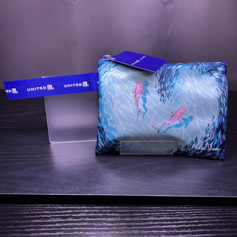 United Airlines Premium Amenity Kit Christie Shinn Teamwork Pouch NEW SEALED